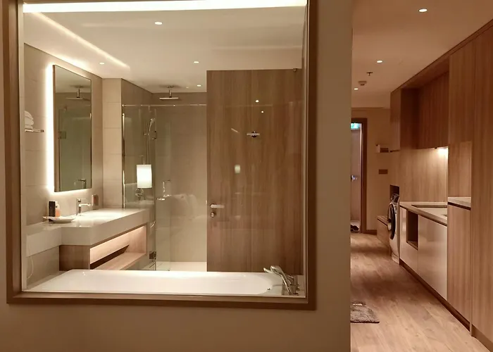 Alacarte- Rosabella Nguyen Aparthotel Ha Long